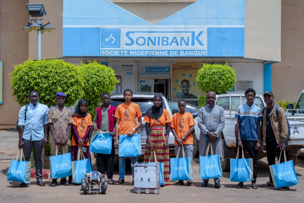 La SONIBANK s’engage aux côtés de l’élite de la robotique nigérienne en route pour la Corée du Sud